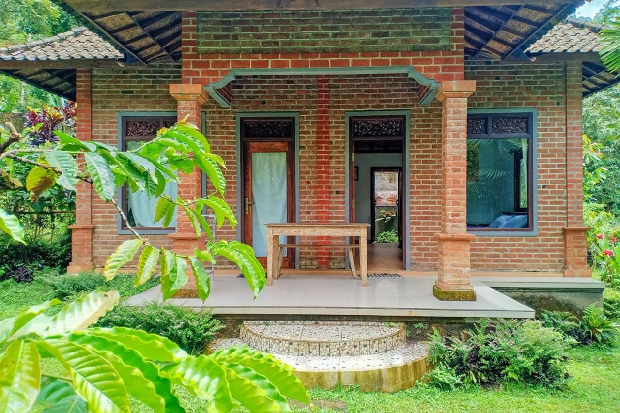 Dina At Desa Wisata Wongayagede Homestay *